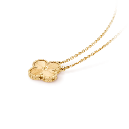 VINTAGE ALHAMBRA GOLD PENDANT NECKLACE