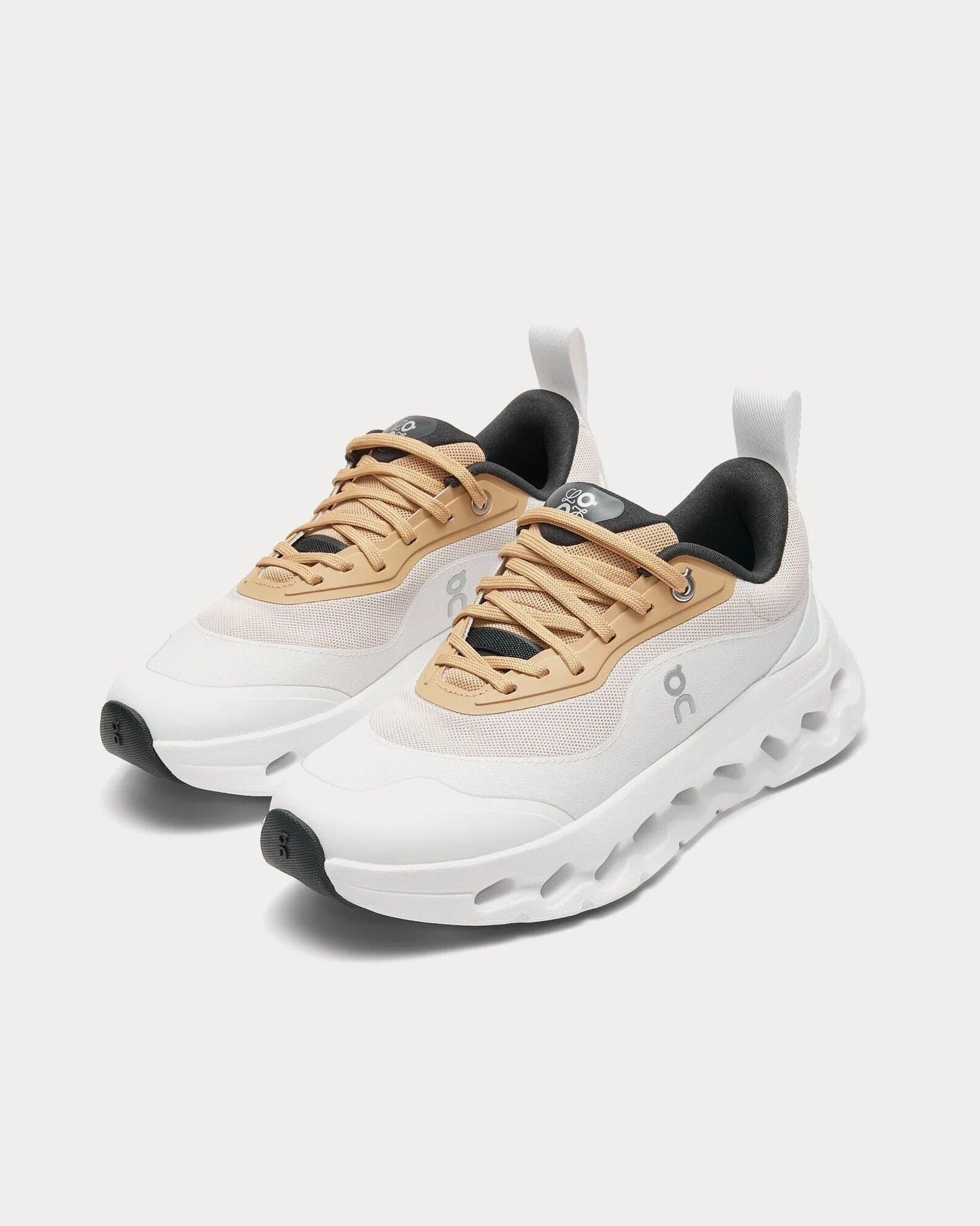 On Running Cloudtilt x Loewe 2 - Tan/White